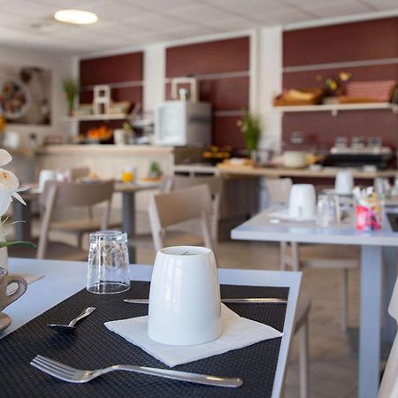Comfort Aparthotel Cannes Mandelieu Εξωτερικό φωτογραφία