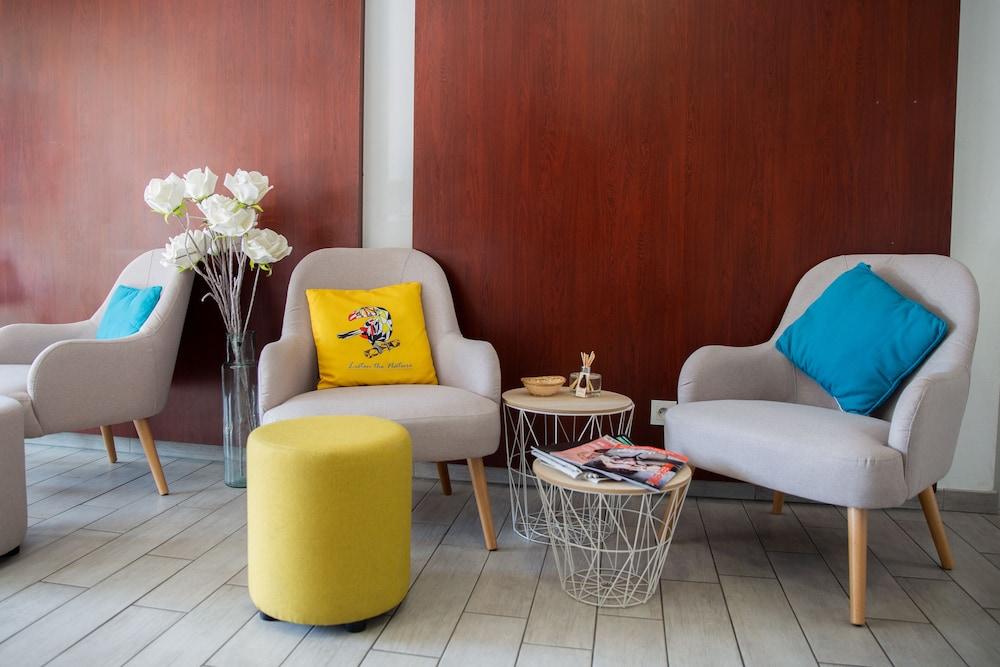 Comfort Aparthotel Cannes Mandelieu Εξωτερικό φωτογραφία