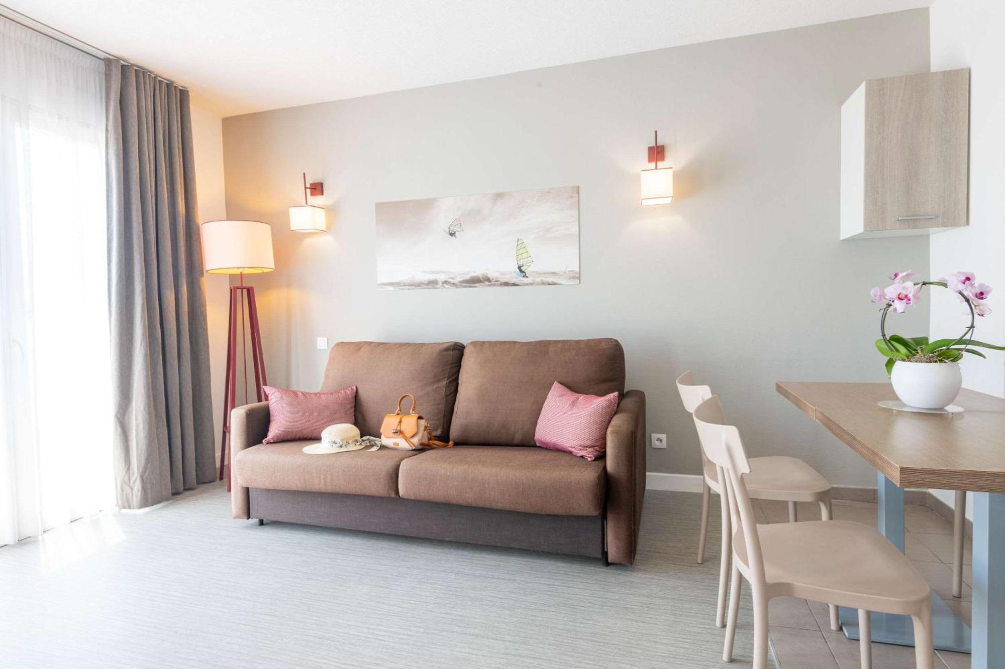 Comfort Aparthotel Cannes Mandelieu Εξωτερικό φωτογραφία
